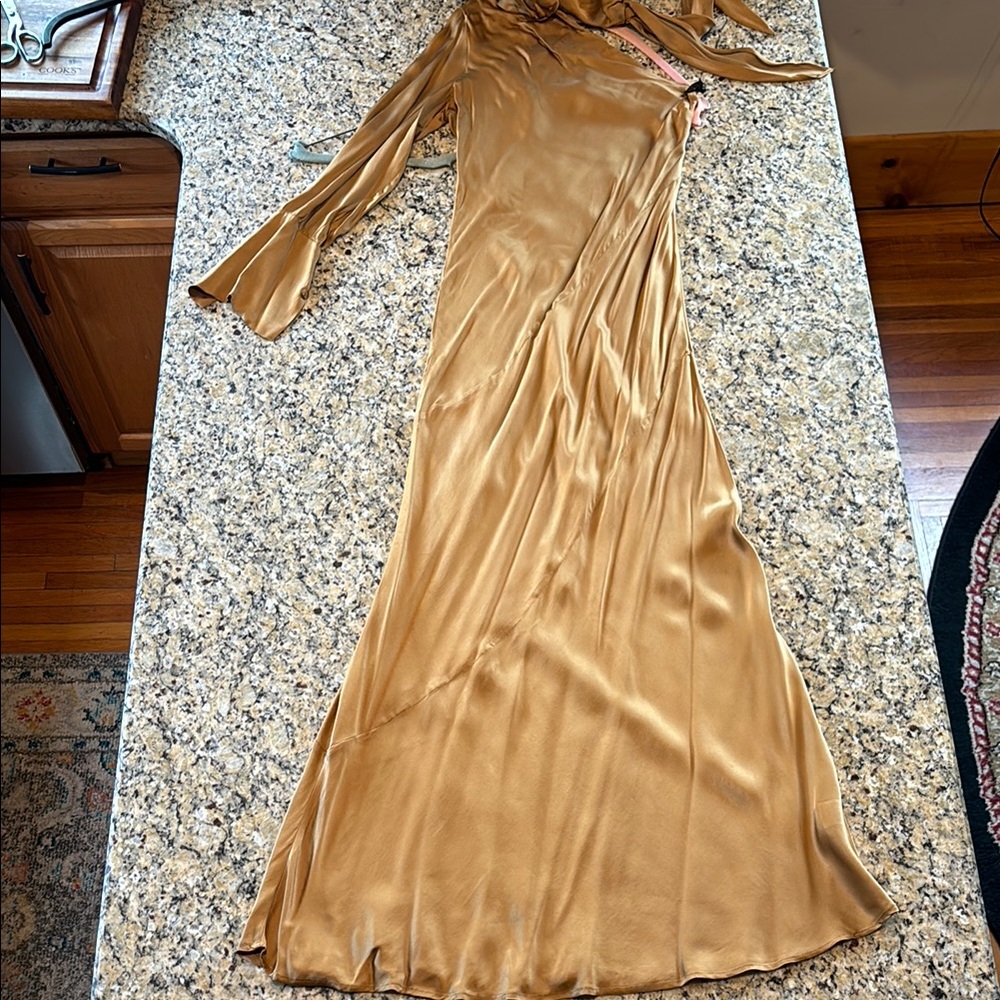 Elegant Gold Women's Dress